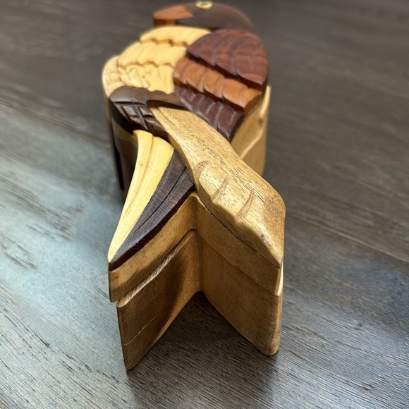 Handmade multi wood carved parrot puzzle box,secret velvet lined compartment - Picture 4 of 10